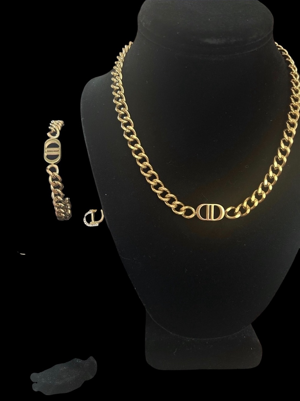 CD Gold Link Chain Necklace set with Signature Oval Accent - Picture 11 of 12